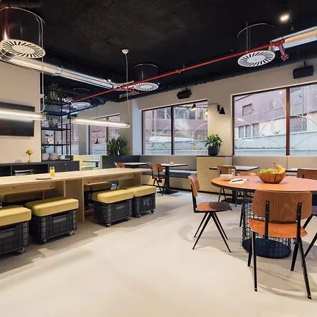 Hotel The Social Hub 4*