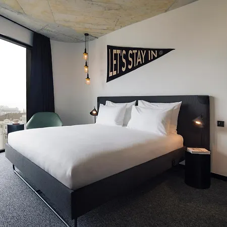 The Social Hub 4*