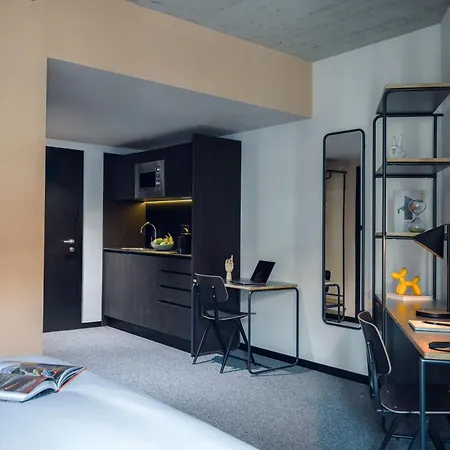 The Social Hub 4*