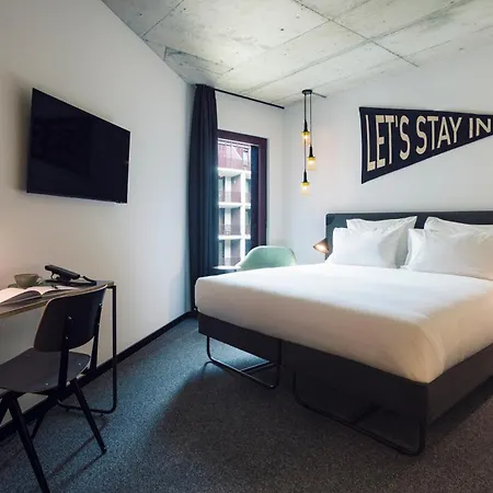 The Social Hub 4*