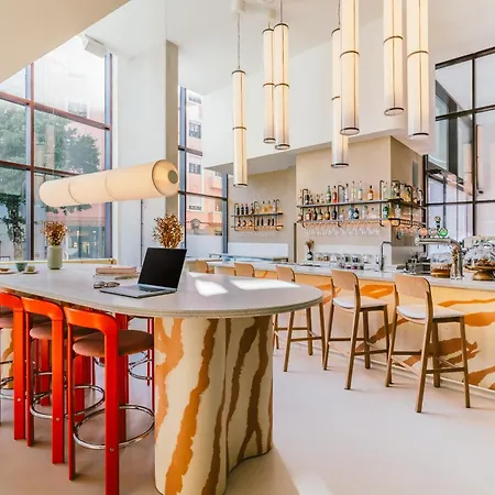 فندق The Social Hub 4*