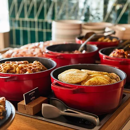 The Social Hub Hotel 4*