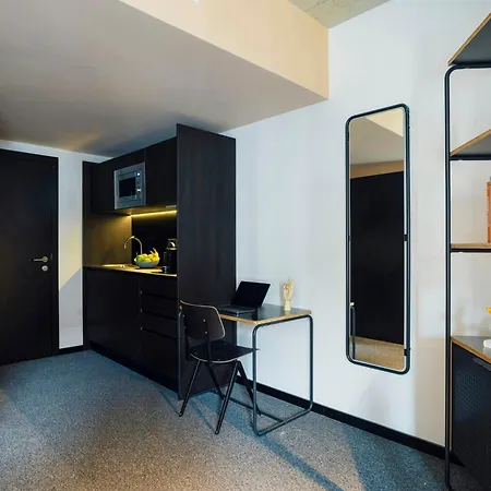 The Social Hub 4*