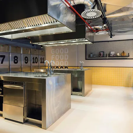 Hotel The Social Hub 4*