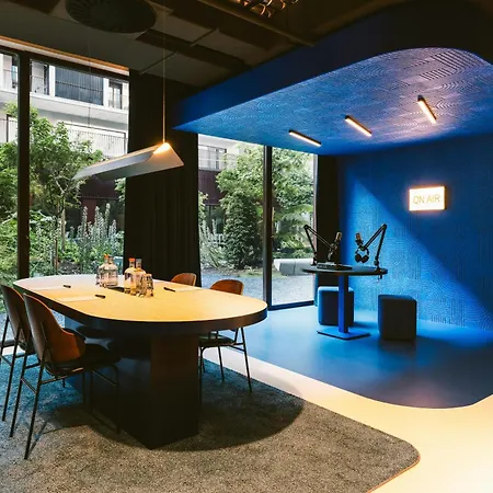 The Social Hub Hotel