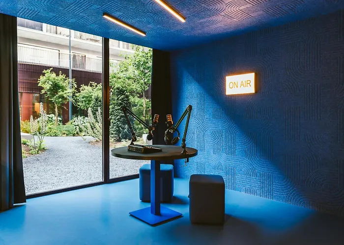 The Social Hub فندق