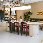 酒店 The Social Hub 4*